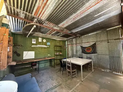 VENTA CASA 3 DORM CON PARQUE EN CALLE 475 y 139 JOAQUIN GORINA