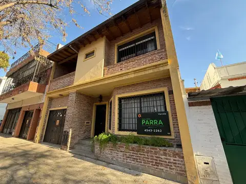 Casa de 5 ambientes a la venta en Villa Urquiza