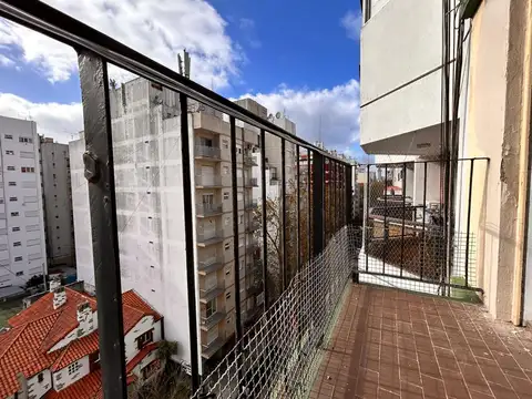 ALQUILER 2 AMBIENTES FRENTE CON BALCON