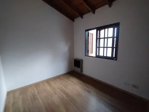 Depto Tipo Casa en Alquiler de Monoambiente