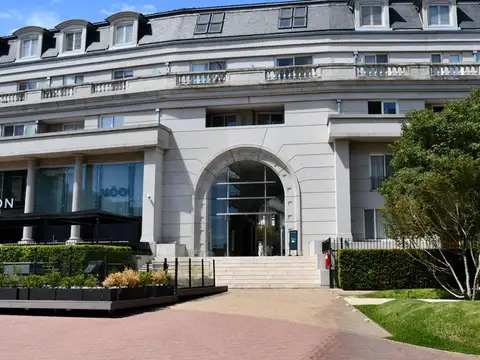 Penthouse 3 ambientes con balcón, cochera y baulera – Chatea