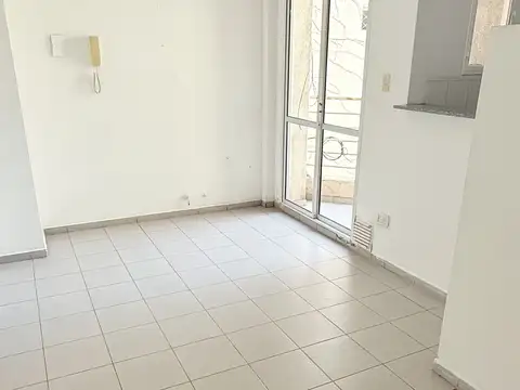 San Luis 3100, Piso 2