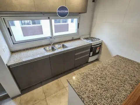 VENTA DE TRIPLEX DE 3 AMB CON COCHERA *ULTIMA UNIDAD CON JARDIN DISPONIBLE*