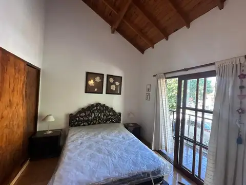 Depto Tipo Casa 4 ambientes con 2 baños