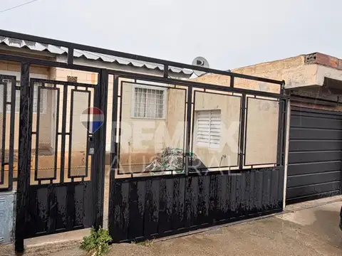 CASA TRES DORMITORIOS- ISIDRO QUIROGA