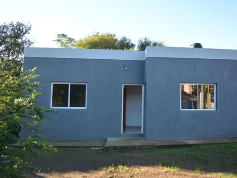 Casa 2 ambientes con 1 baño