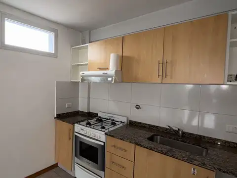 Departamento en Alquiler en Villa Ballester, $ 730.000