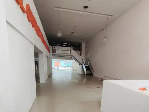 Local en Alquiler en Morón, $ 8.000.000