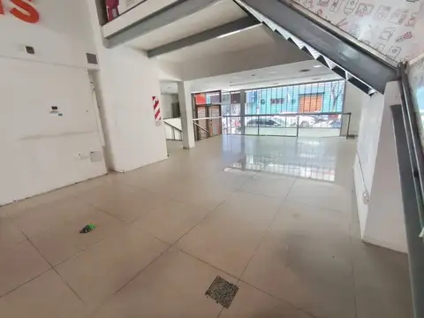 Local en Alquiler en Morón, $ 8.000.000