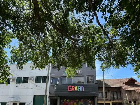 Oficina 5 ambientes con 3 baños