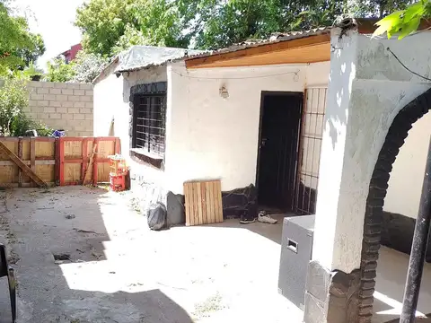 CASA a la VENTA en Villa de Mayo, 3 ambientes
