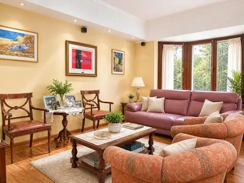Casa 7 ambientes con 3 baños