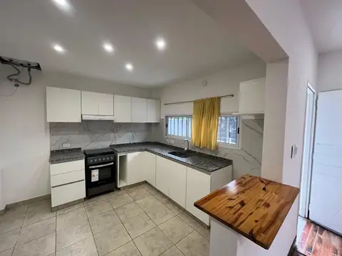 PH 2 AMB. PLANTA BAJA CON PATIO   CENTRO DE MUNRO  