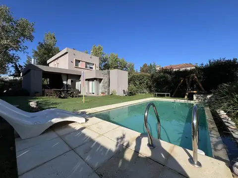 Hermosa casa 3 dormitorios en Los Pasos 1