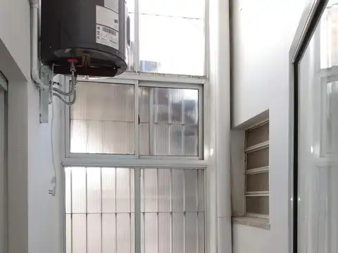 Casa en Planta Alta - 2 dormitorios con terraza - Colon 2570