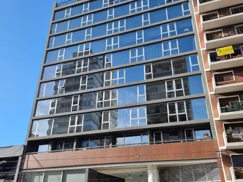 Oficina alquiler 380 m2 Abasto Nueva 22 m de frente vidriado