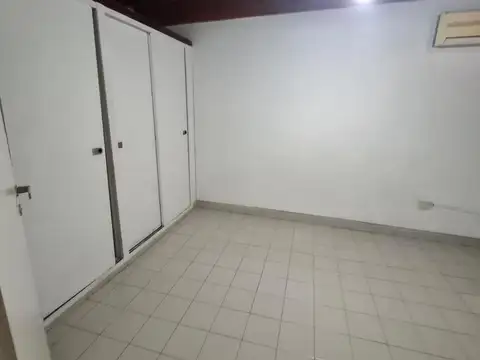 Depto Tipo Casa en Alquiler con 1 cocheras