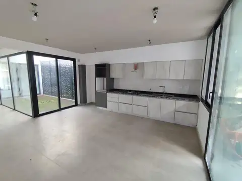 Depto Tipo Casa en Venta en Ituzaingo Norte, USD 265.000