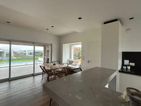 Casa en Venta en San Sebastian, USD 170.000