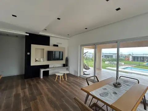 Casa 3 ambientes con 2 baños
