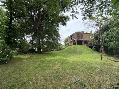 Casa en venta. CUBA Villa de Mayo.