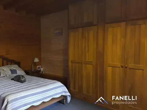 Casa 6 ambientes con 4 baños
