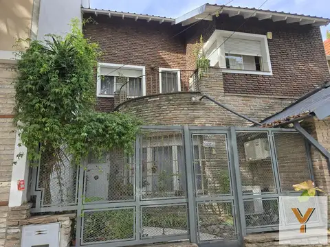 Casa en venta - 3 Dormitorios 4 Baños - Vicente López