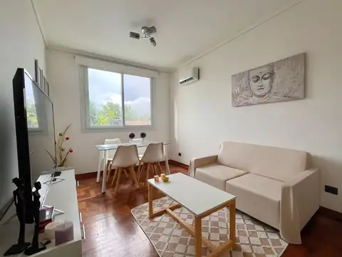 Alferez Hipólito Bouchard 1000