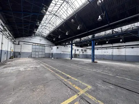 Alquiler o Venta Galpón  3300 m2