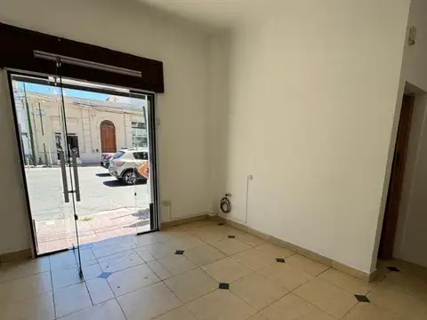 Local en Alquiler en Zona Centro, $ 600.000