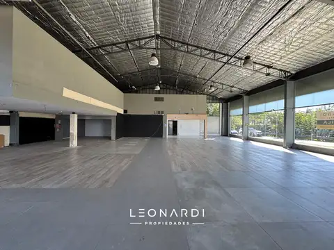 Colectora Este esquina Independencia