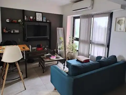 VENTA - MONOAMBIENTE CON BALCÓN Y PARRILLA PROPIA - RAMÓN FALCÓN