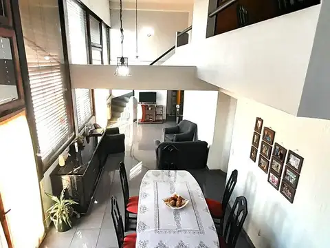 VENTA DEPTO DUPLEX 4 AMBIENTES C/ COCHERA EN LANUS