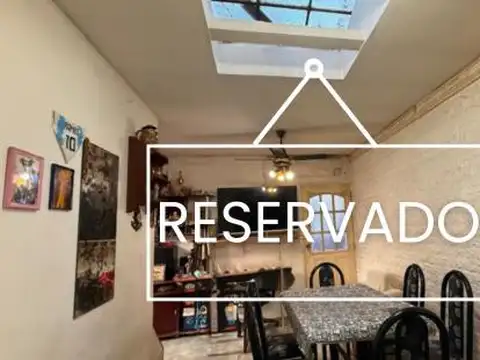 PH en Mataderos a reciclar en barrio naon de 4 ambientes con patio y terraza