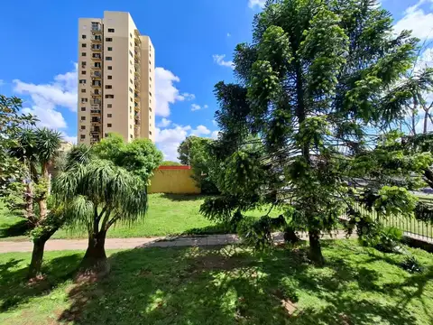 Av. Gral. Paz 15200, Piso 1