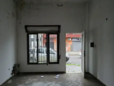 Depto Tipo Casa en Venta en Lomas De Zamora, USD 33.000