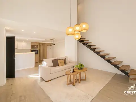 Venta - Casa de pasillo 3 dormitorios con patio y parrillero - Lourdes, Rosario.