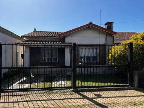 CHALET COLONIAL EN HAEDO. VENTA