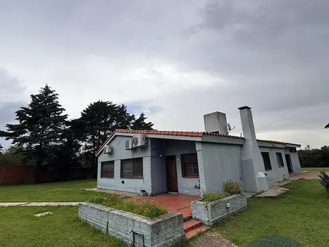 Casa 6 ambientes con 3 baños