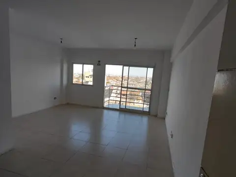 MONOAMBIENTE al frente 34 M2  CON BALCON - Oportunidad - - LUMINOSO  - buen estado general 7 AÑOS ANTIG