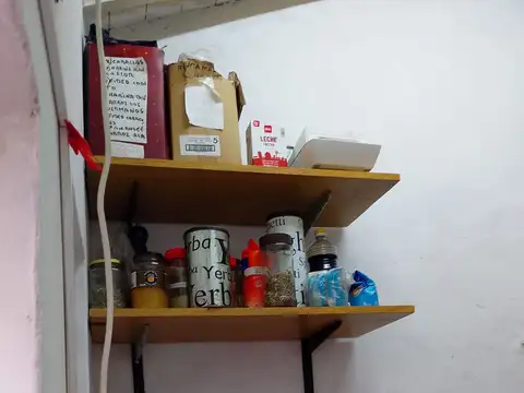 PH monoambiente, cocina separada, patio, entrada independiente, no paga expensas.