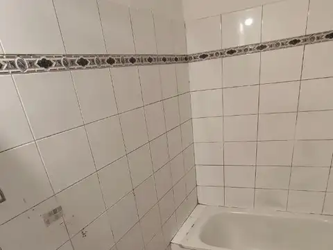 Ayacucho 2400, Piso 1