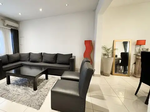 Casa VENTA 4 AMBIENTES  CON PATIO VILLA DEL PARQUE