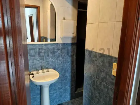Oficina en Alquiler en Las Avenidas, $ 350.000