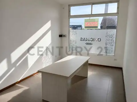 Oficina en Alquiler en Las Avenidas, $ 350.000