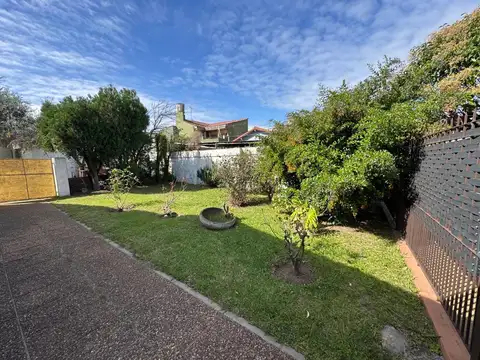Casa 3 ambientes con 2 baños