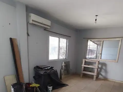 Depto Tipo Casa en Alquiler en Lomas De Zamora, $ 300.000