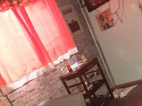 Casa 2 ambientes con 1 baño