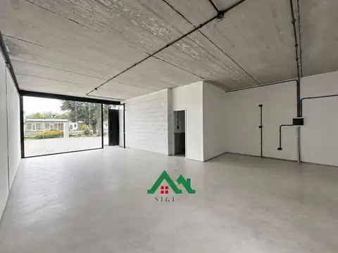 Locales en venta en Claros del Bosque con cocheras