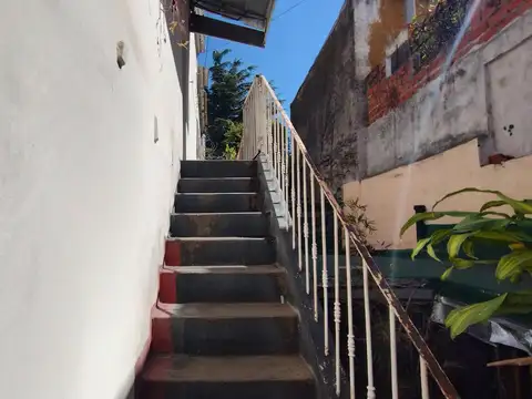 Depto Tipo Casa 2 ambientes con 1 baño